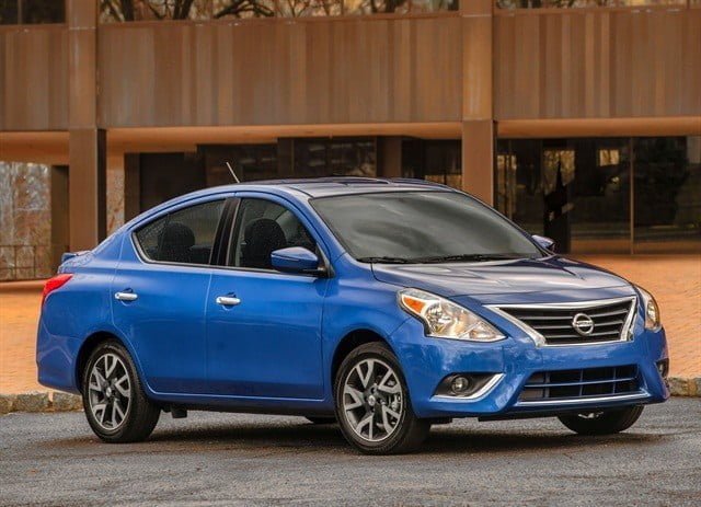 Descargar Manual Nissan Versa 2016 de Propietario