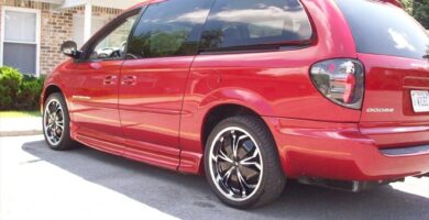 Descargar Manual de Propietario DODGE Voyager Caravan 2005 en PDF Gratis