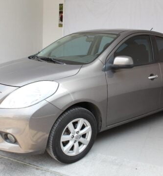 Descargar Manual Nissan Versa 2014 de Propietario
