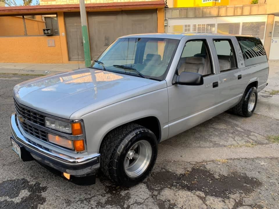 Descargar Manual de Propietario CHEVROLET Suburban 1993 en PDF Gratis