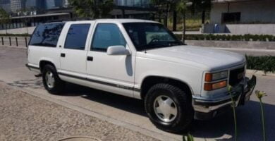 Descargar Manual de Propietario CHEVROLET Suburban 1996 en PDF Gratis