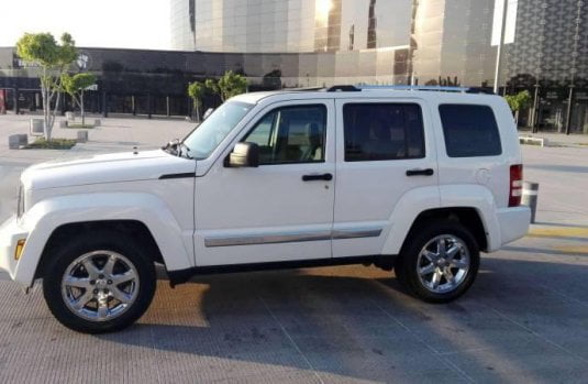 Descargar Manual de Propietario JEEP Liberty 2008 en PDF Gratis