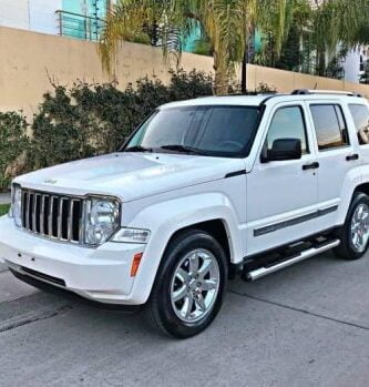 Descargar Manual de Propietario JEEP Liberty 2010 en PDF Gratis