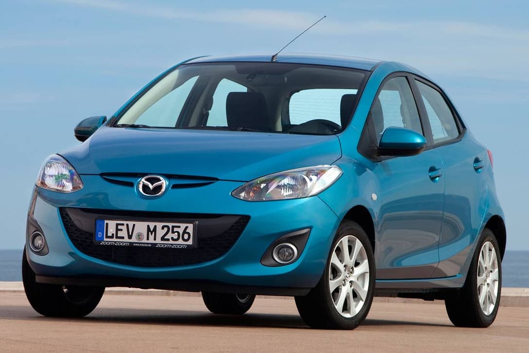 Descargar Manual de Propietario MAZDA 2 2012 en PDF Gratis