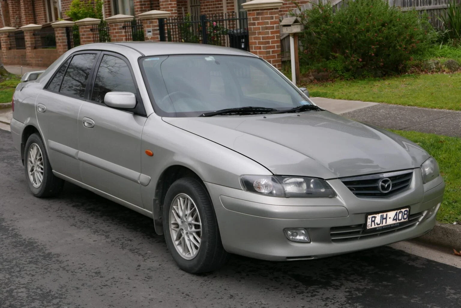 Descargar Manual de Propietario MAZDA 626 2002 en PDF Gratis