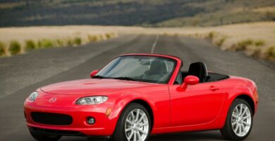 Descargar Manual de Propietario MAZDA MX 5 Miata 2006 en PDF Gratis