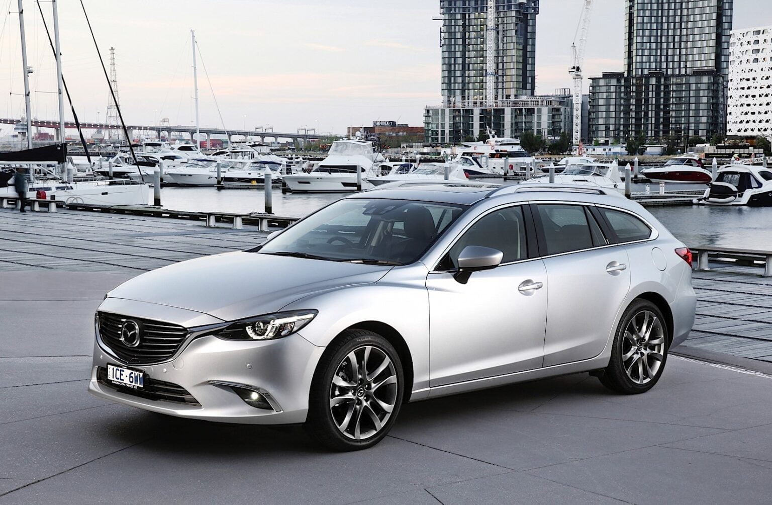 Mazda6wagon-2016c