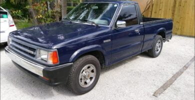 MazdaB2200-1989c