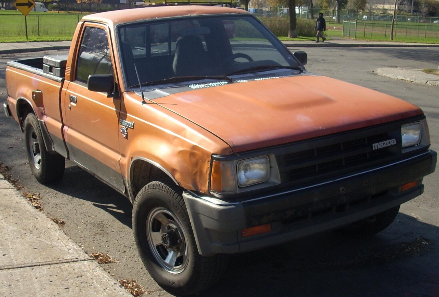MazdaB2600-1985c