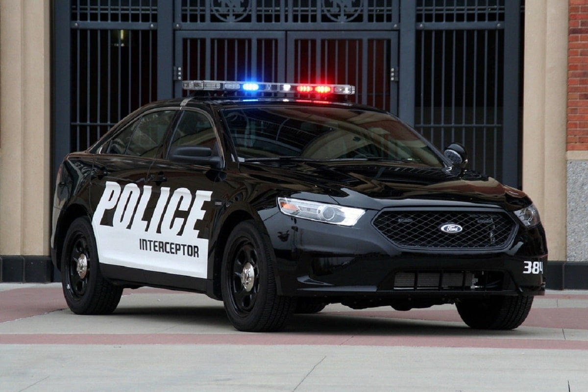 Descargar Manual en Español FORD POLICE INTERCEPTOR 2013 de Usuario PDF GRATIS