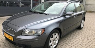 Descargar Manual VOLVO V50 2004 de Usuario