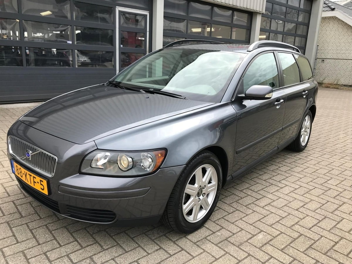 Descargar Manual VOLVO V50 2004 de Usuario