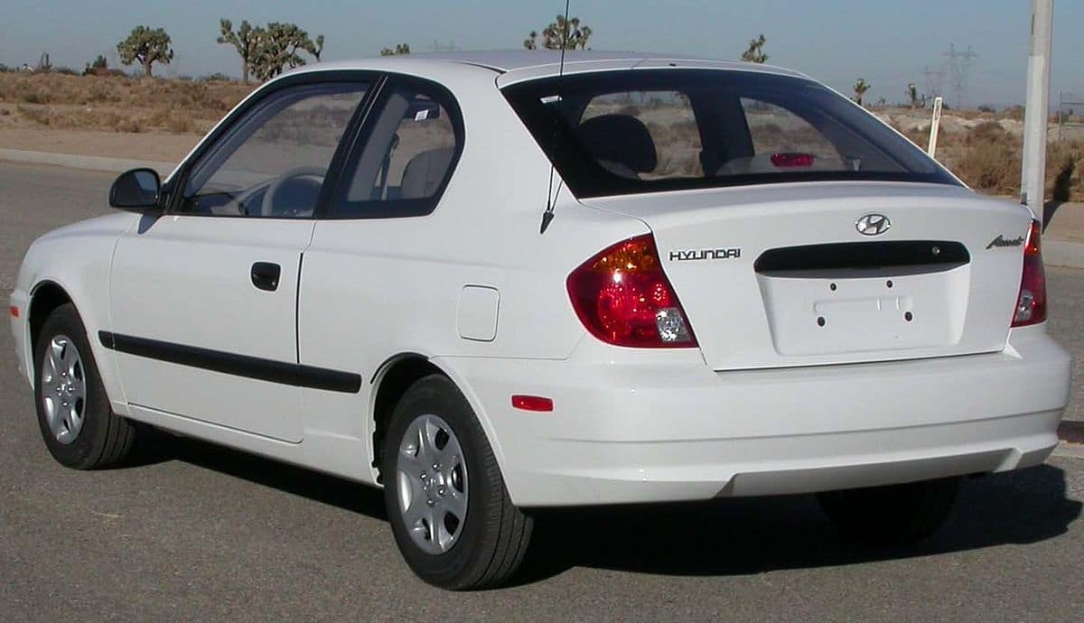 Descargar Manual HYUNDAI ACCENT 2004 de Usuario