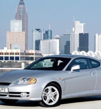 Descargar Manual HYUNDAI COUPE 2004 de Usuario