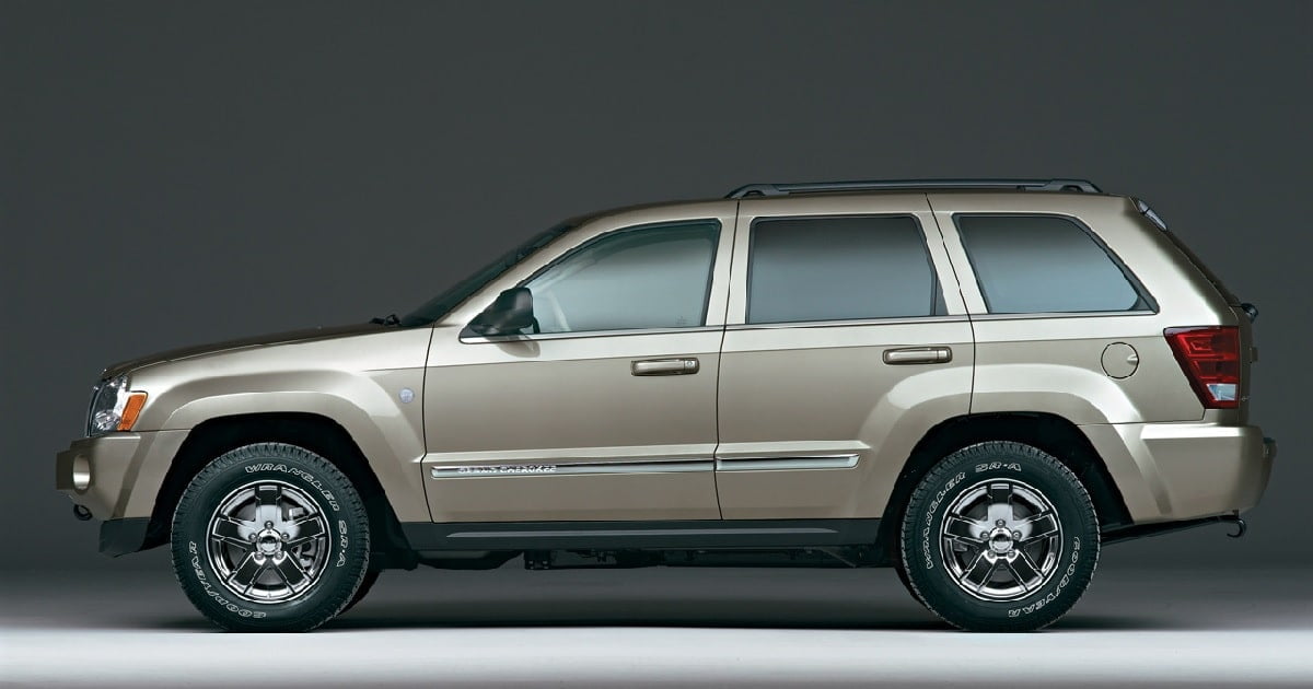 Descargar Manual JEEP CHEROKEE 2010 de Usuario en PDF Gratis