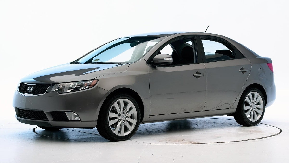 Descargar Manual KIA Forte 2011 de Usuario