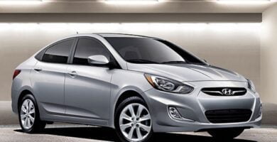 Descargar Manual HYUNDAI ACCENT 2013 de Usuario