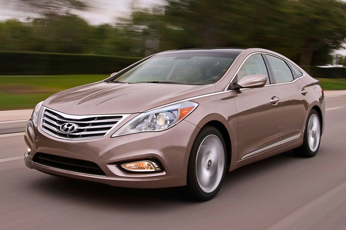 Descargar Manual HYUNDAI AZERA 2013 de Usuario