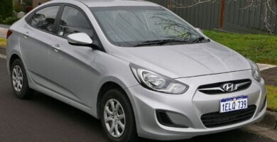 Descargar Manual HYUNDAI ACCENT 2014 de Usuario