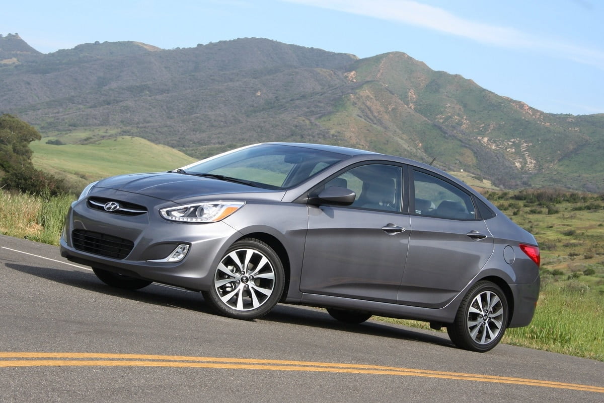 Descargar Manual HYUNDAI ACCENT 2015 de Usuario