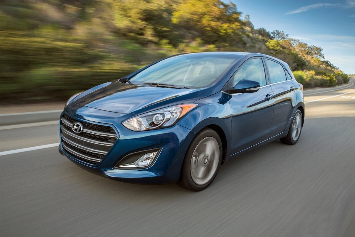 Descargar Manual HYUNDAI ELANTRA GT 2016 de Usuario