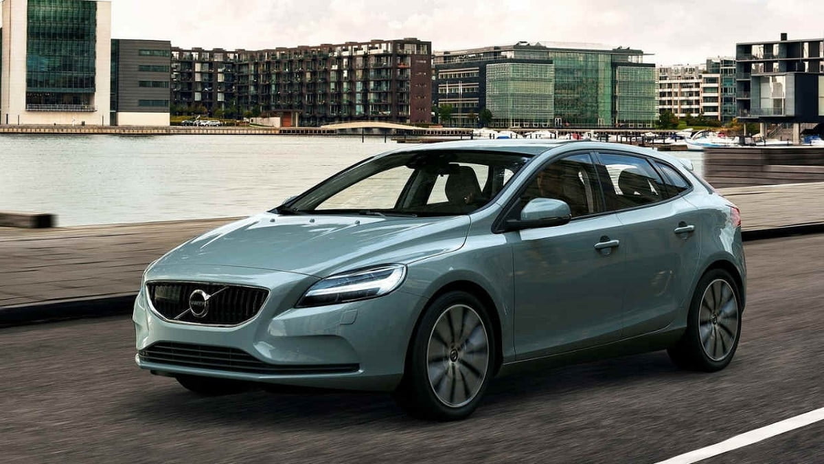 Descargar Manual VOLVO V40 2018 de Usuario