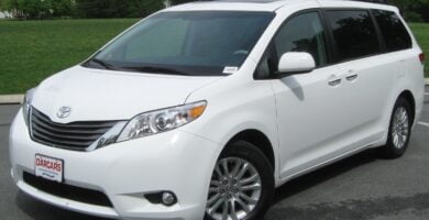 Descargar Manual Toyota Sienna 2011 de Usuario