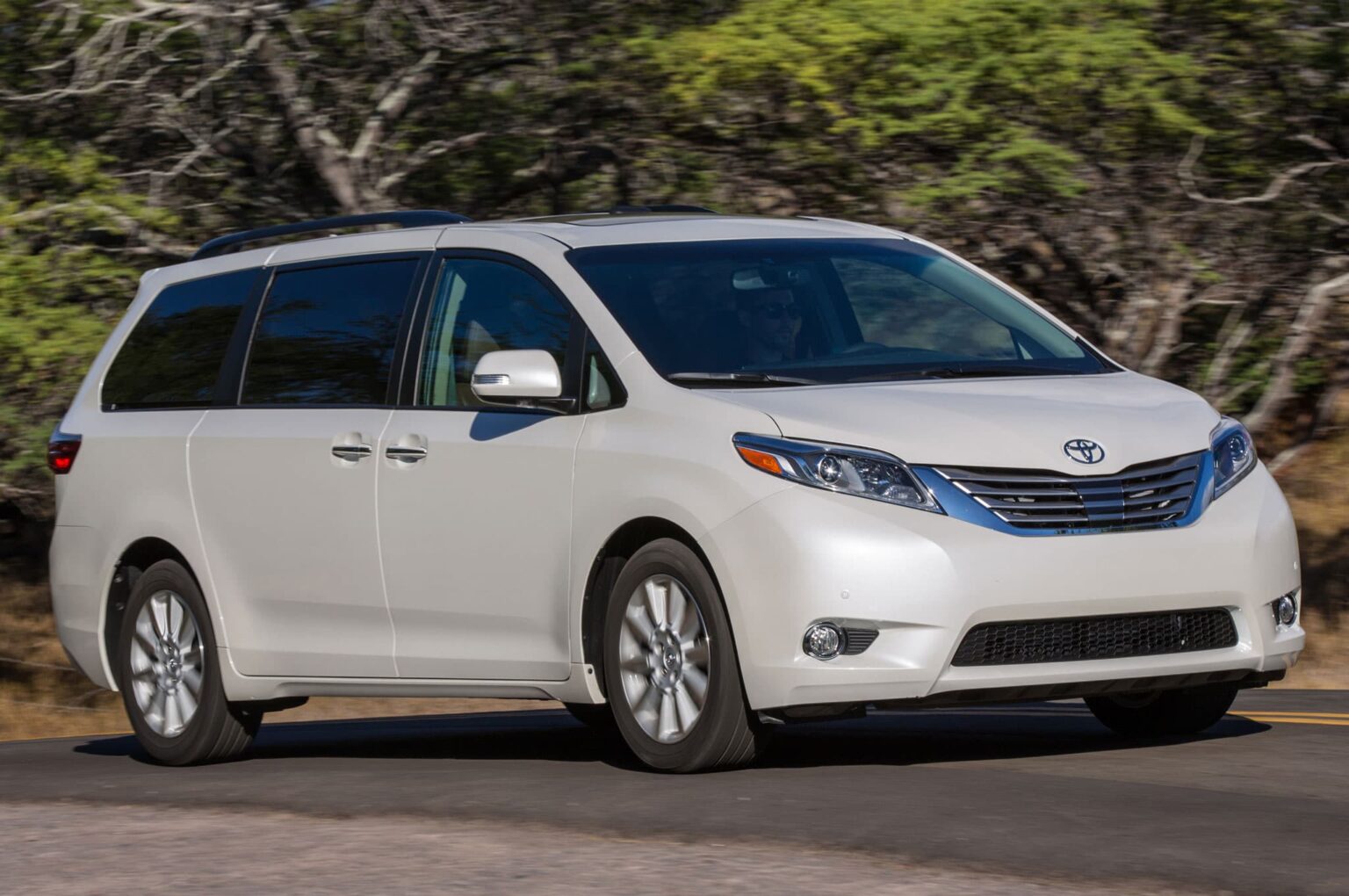 Descargar Manual Toyota Sienna 2015 de Usuario