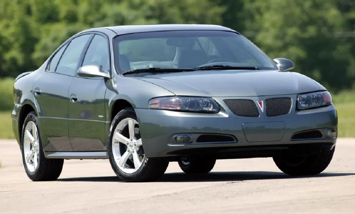 Descargar Manual PONTIAC BONNEVILLE 2004 de Usuario