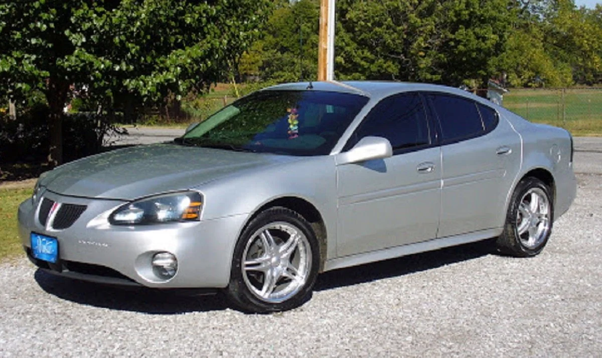 Descargar Manual PONTIAC GRAND PRIX 2005 de Usuario