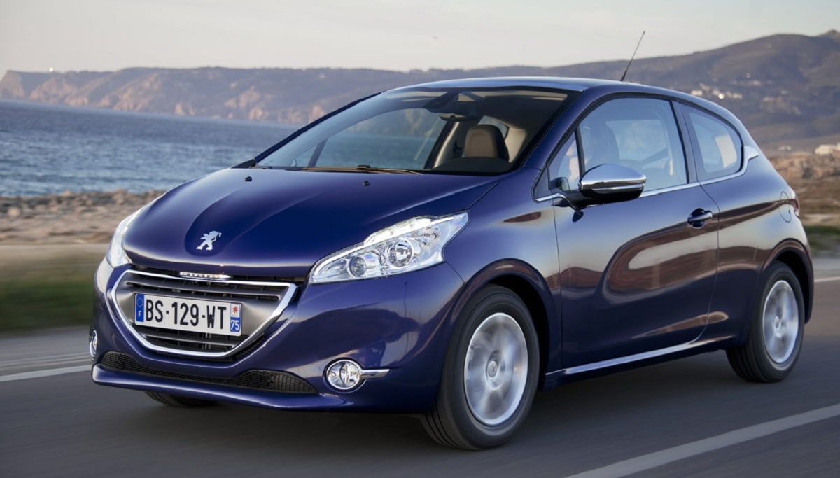 Descargar Manual PEUGEOT 208 2012 de usuario PDF gratis