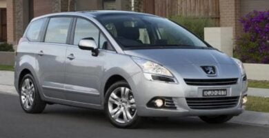 Descargar Manual PEUGEOT 5008 2013 de usuario PDF gratis