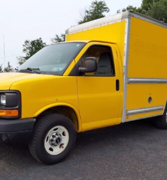 Descargar Manual GMC SAVANA COMERCIAL CUATAWAY 2013 de Usuario Gratis