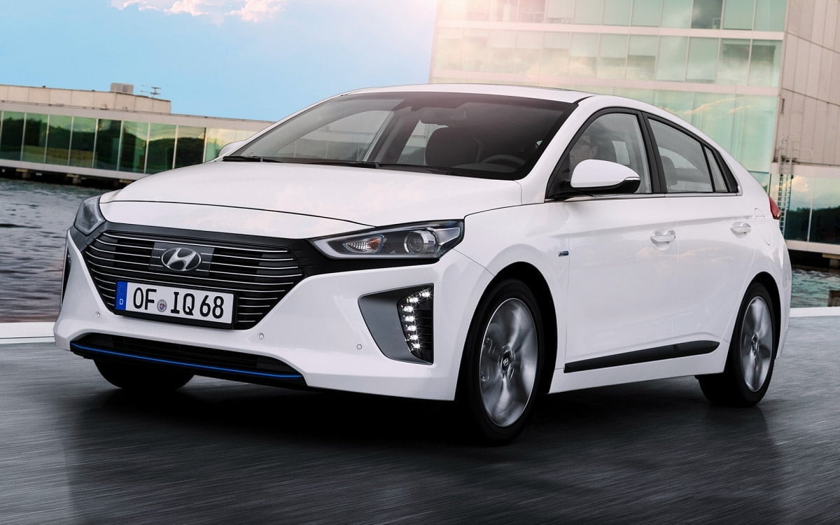 Descargar Manual HYUNDAI IONIQ HYBRID 2016 de Usuario