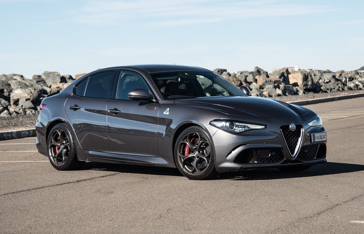 Descargar Manual ALFA ROMEO GIULIA QUADRIFOGLIO 2018 de Usuario