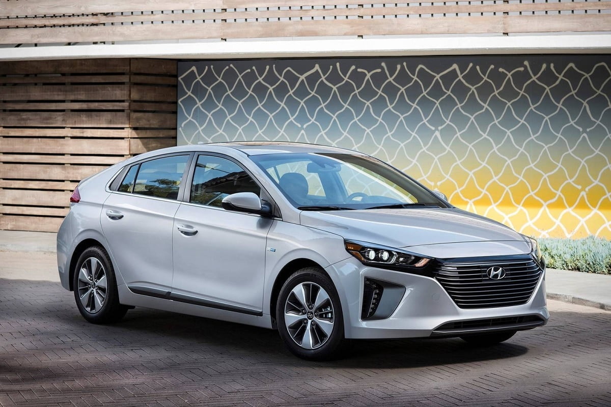 Descargar Manual HYUNDAI IONIQ PLUG-IN HYBRID 2018 de Usuario