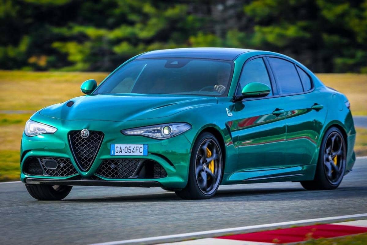 Descargar Manual ALFA ROMEO GIULIA 2020 de Usuario