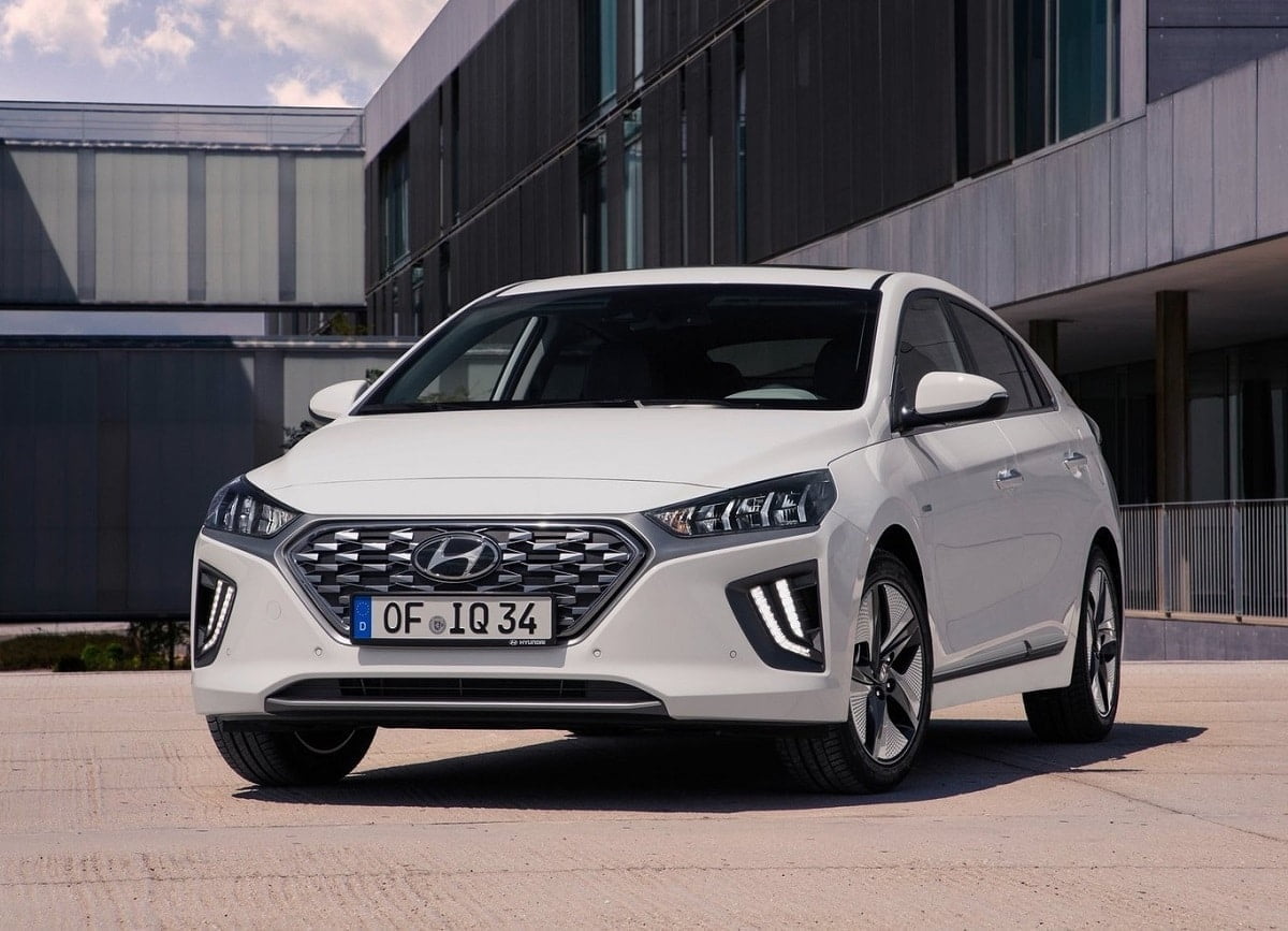 Descargar Manual HYUNDAI IONIQ HYBRID 2020 de Usuario