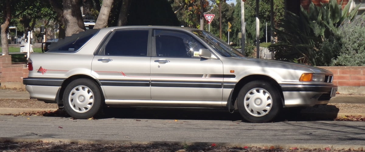 Descargar Manual MITSUBISHI GALANT HATCHBACK 1993 de Usuario PDF Gratis