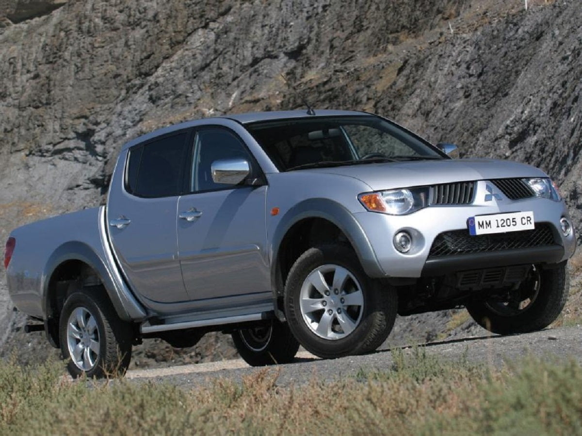 Descargar Manual MITSUBISHI L200 GL 2006 de Usuario PDF Gratis