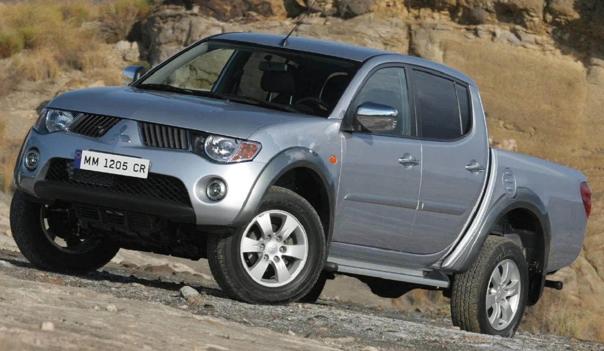 Descargar Manual MITSUBISHI L200 2010 de Usuario PDF Gratis