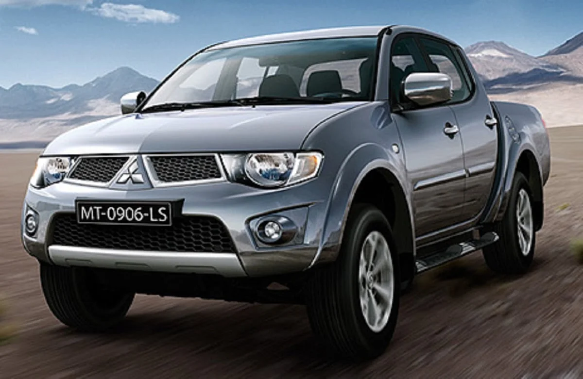 Descargar Manual MITSUBISHI L200 TRITON 2011 de Usuario PDF Gratis