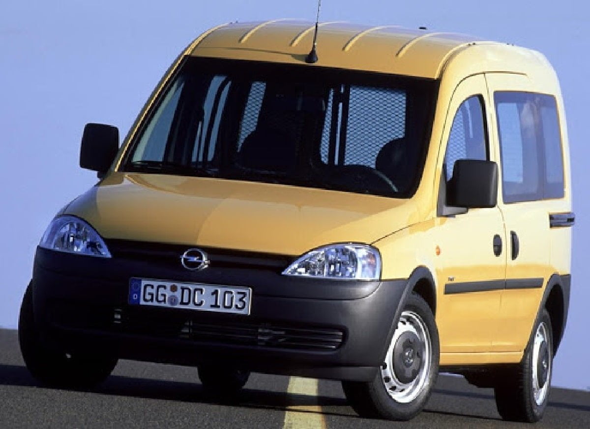 Descargar Manual OPEL COMBO 2011 de Usuario PDF Gratis