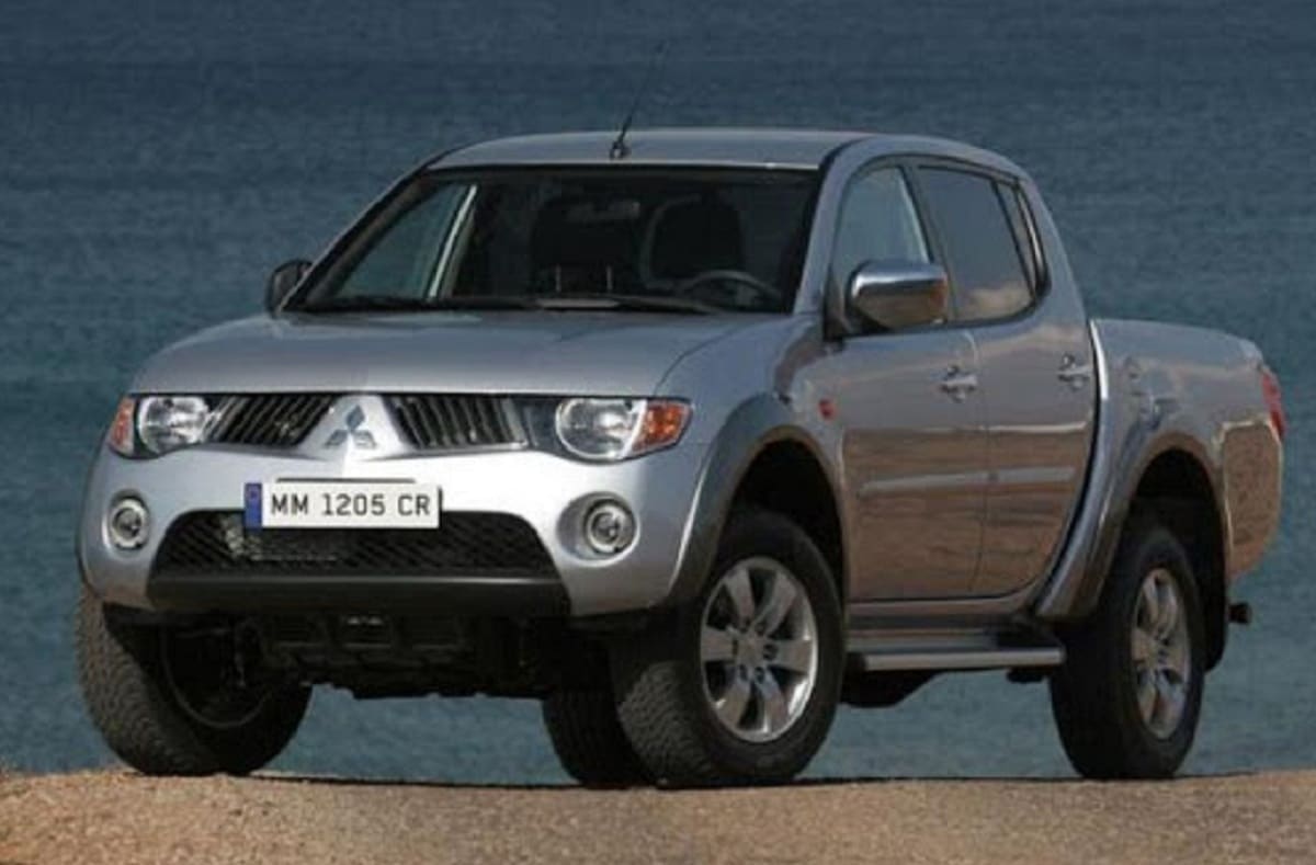 Descargar Manual MITSUBISHI L200 GL 2012 de Usuario PDF Gratis