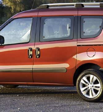 Descargar Manual OPEL COMBO TOUR 2012 de Usuario PDF Gratis