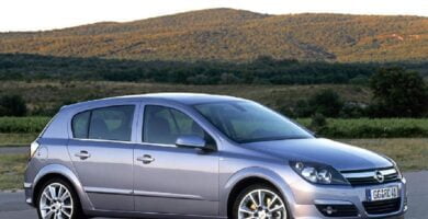 Descargar Manual OPEL ASTRA CLASSIC 2013 de Usuario PDF Gratis