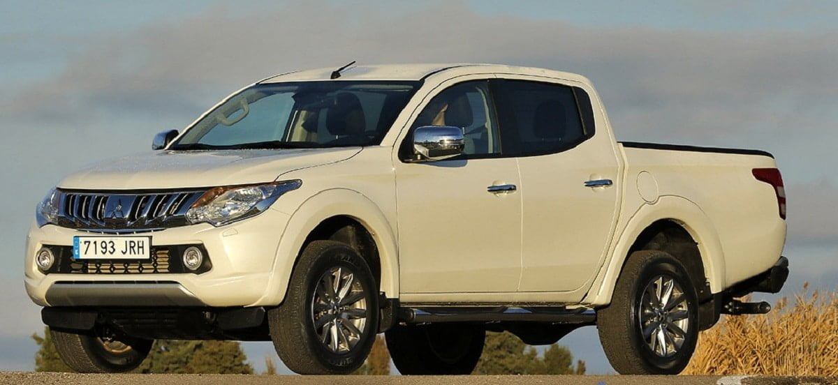 Descargar Manual MITSUBISHI L200 GL 2014 de Usuario PDF Gratis