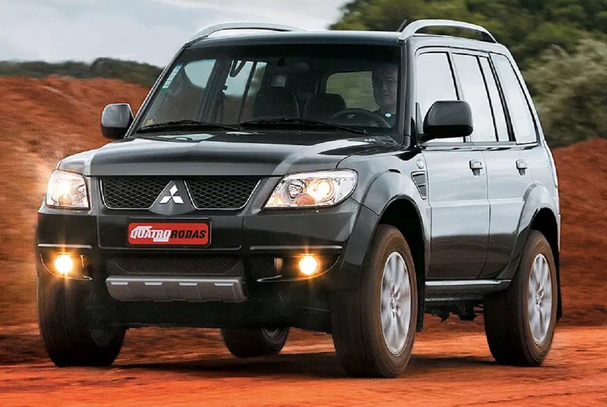 Descargar Manual MITSUBISHI PAJERO TR4 4x2 2014 de Usuario PDF Gratis