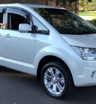 Descargar Manual MITSUBISHI DELICA D5 2015 de Usuario PDF Gratis