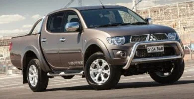 Descargar Manual MITSUBISHI L200 TRITON 2015 de Usuario PDF Gratis